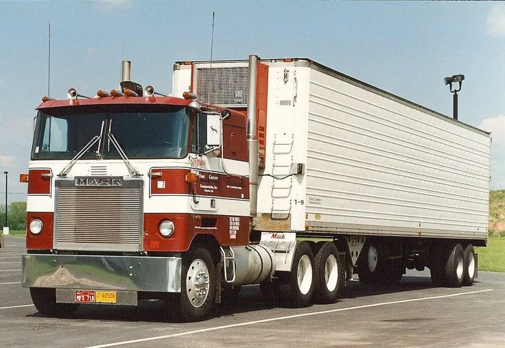 Mack cabover photo - 9