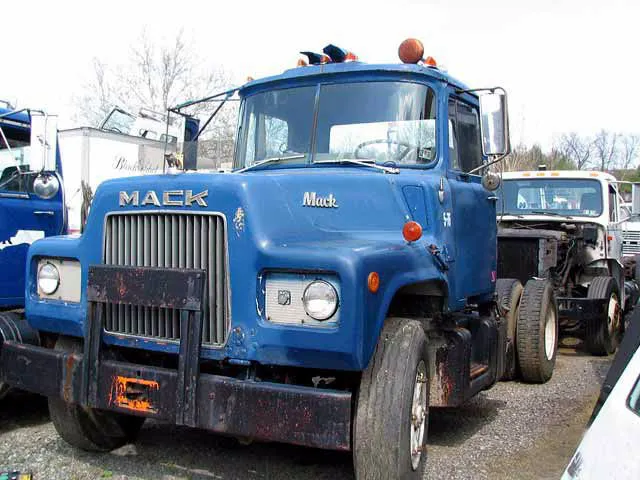 Mack u600 photo - 1
