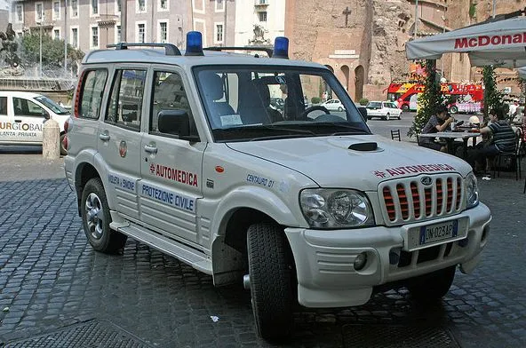 Mahindra ambulance photo - 7