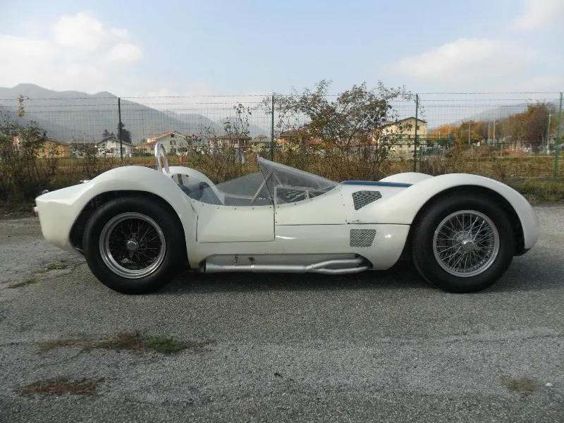 Maserati replica photo - 9