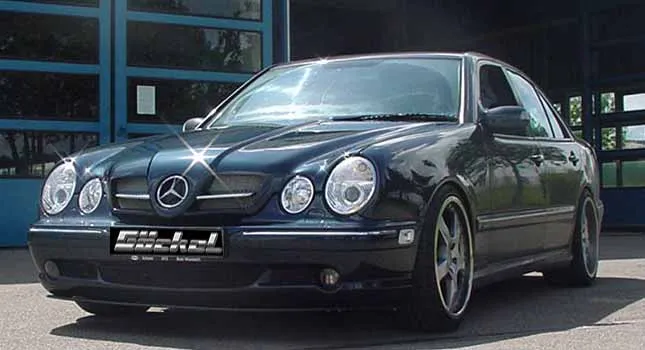 Mercedes-benz 210 photo - 8