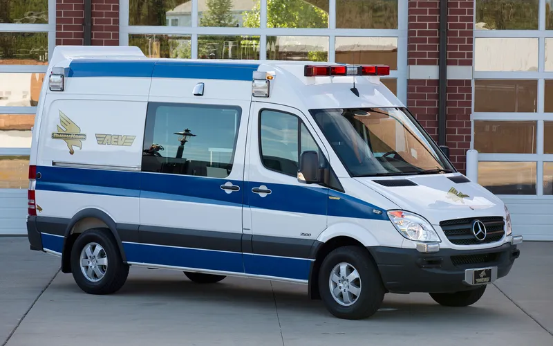 Mercedes-benz ambulance photo - 1