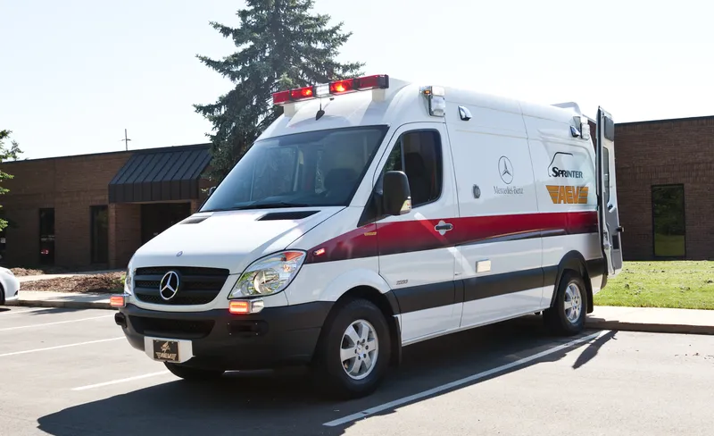 Mercedes-benz ambulance photo - 2