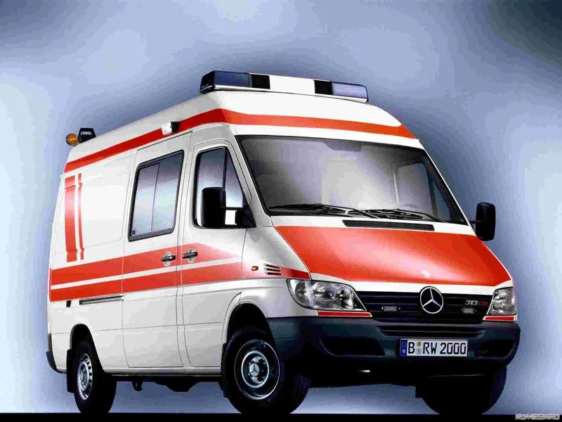 Mercedes-benz ambulans photo - 7