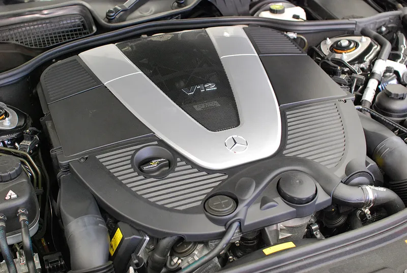 Mercedes-benz engine photo - 1