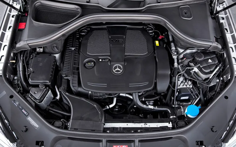 Mercedes-benz engine photo - 7