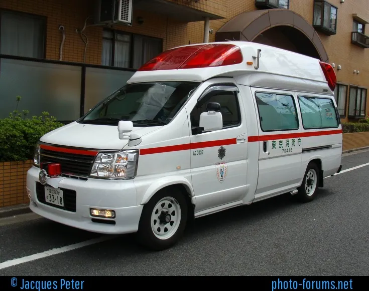 Nissan ambulance photo - 10