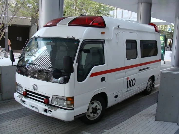 Nissan ambulance photo - 3