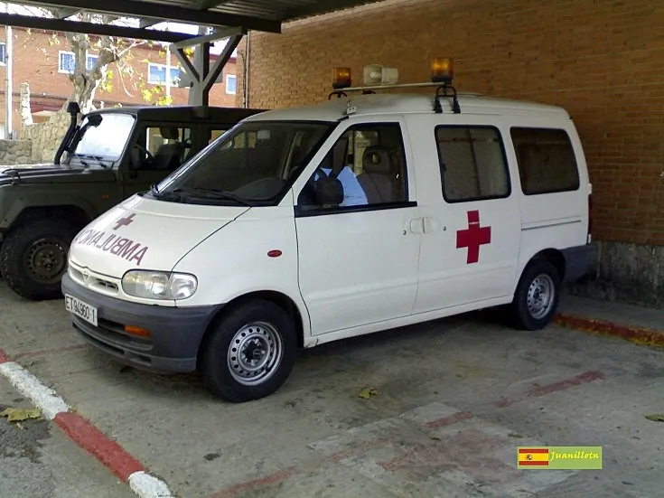 Nissan ambulance photo - 6