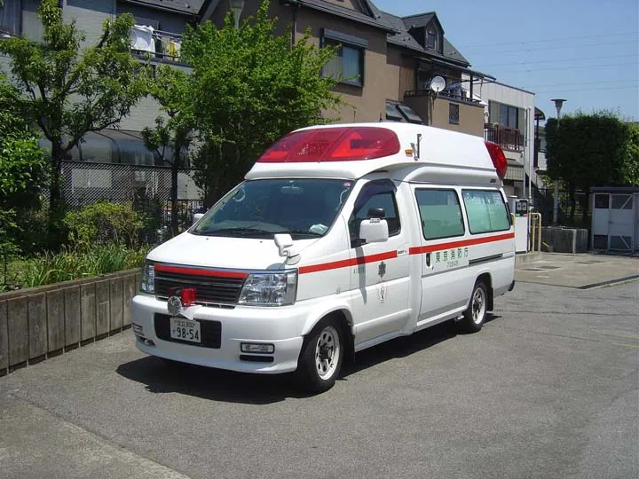 Nissan ambulance photo - 9