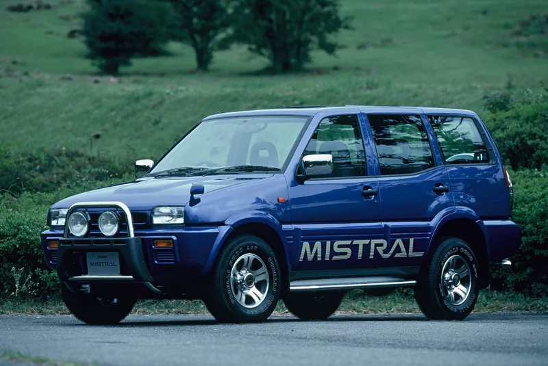 Nissan mistral photo - 7