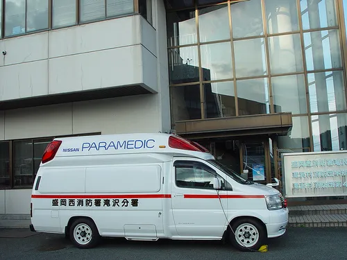 Nissan paramedic photo - 6