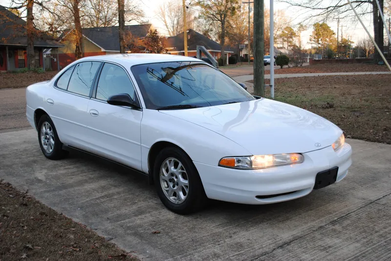 Oldsmobile intrigue photo - 1