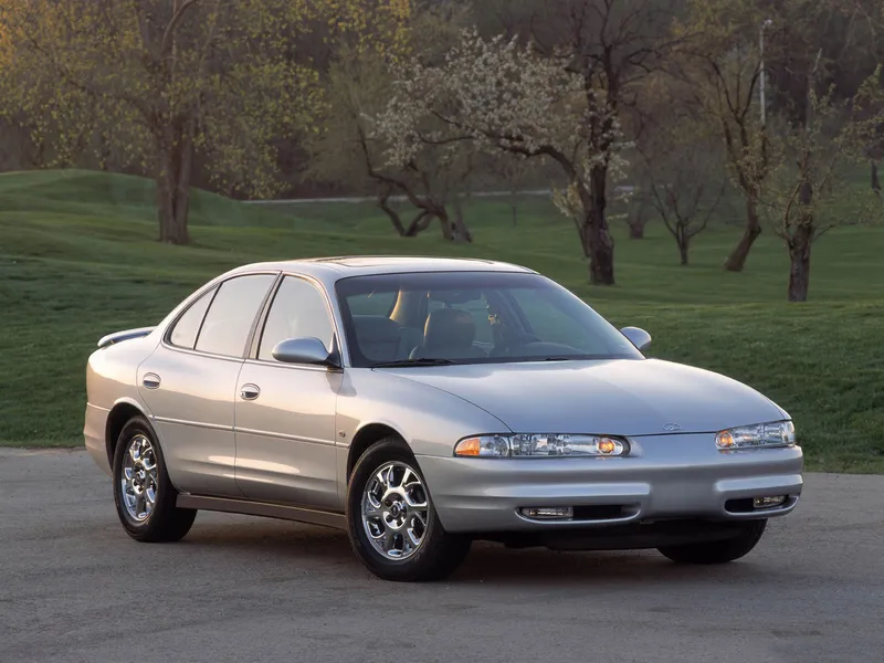 Oldsmobile intrigue photo - 2