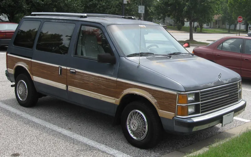 Plymouth voyager photo - 4