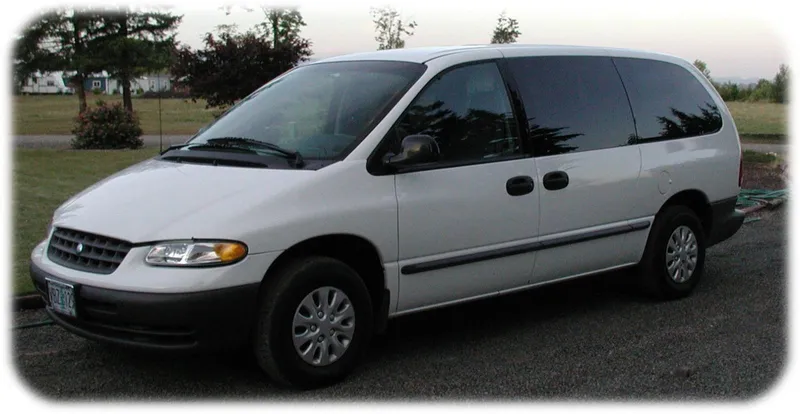 Plymouth voyager photo - 8