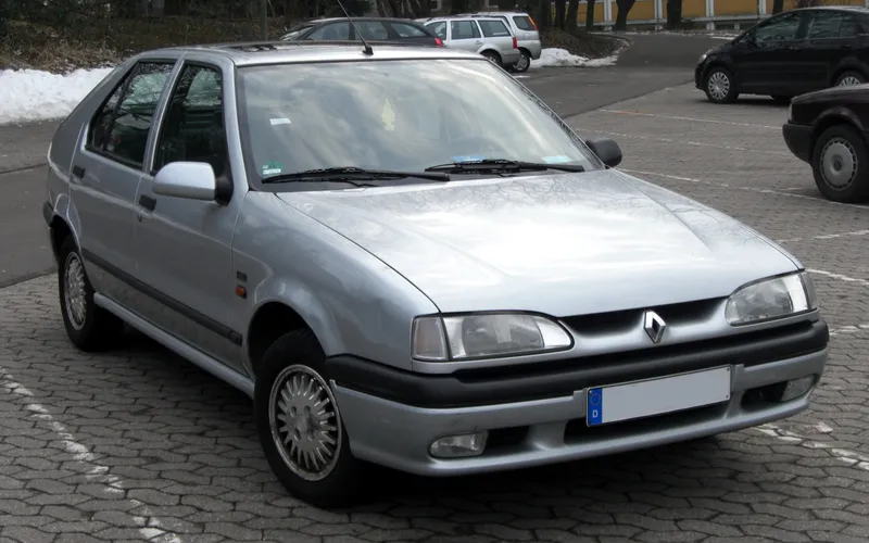 Renault 19 photo - 1
