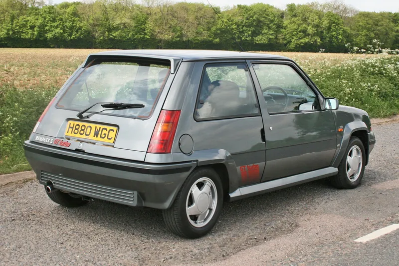 Renault 5 photo - 1