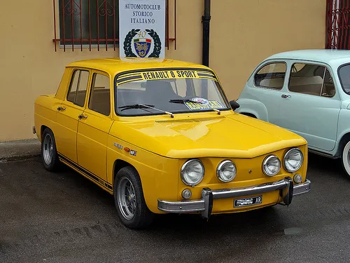 Renault 8s photo - 2