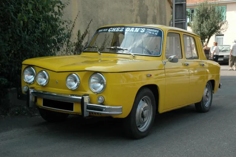 Renault 8s photo - 9