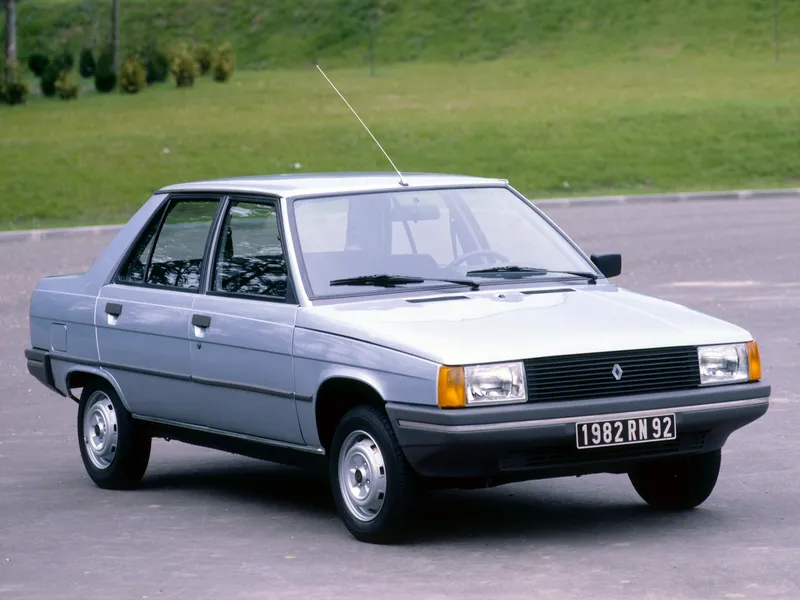 Renault 9 photo - 1