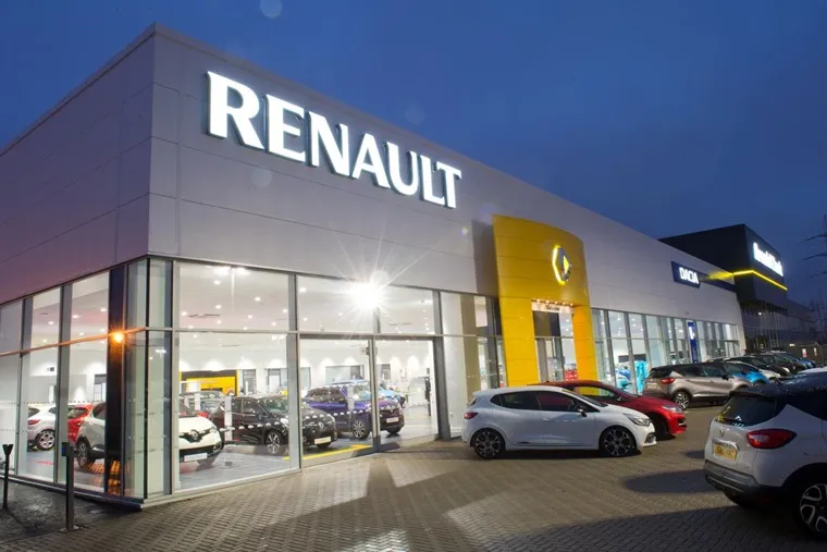 Renault service photo - 10