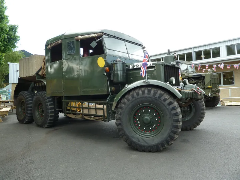 Scammell tractor photo - 3