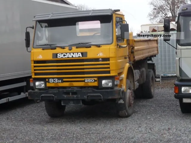 Scania 93h photo - 9