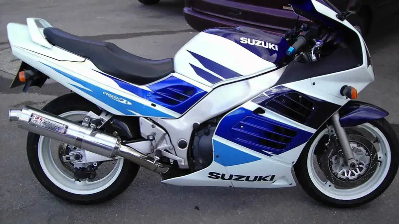 Suzuki rf photo - 7