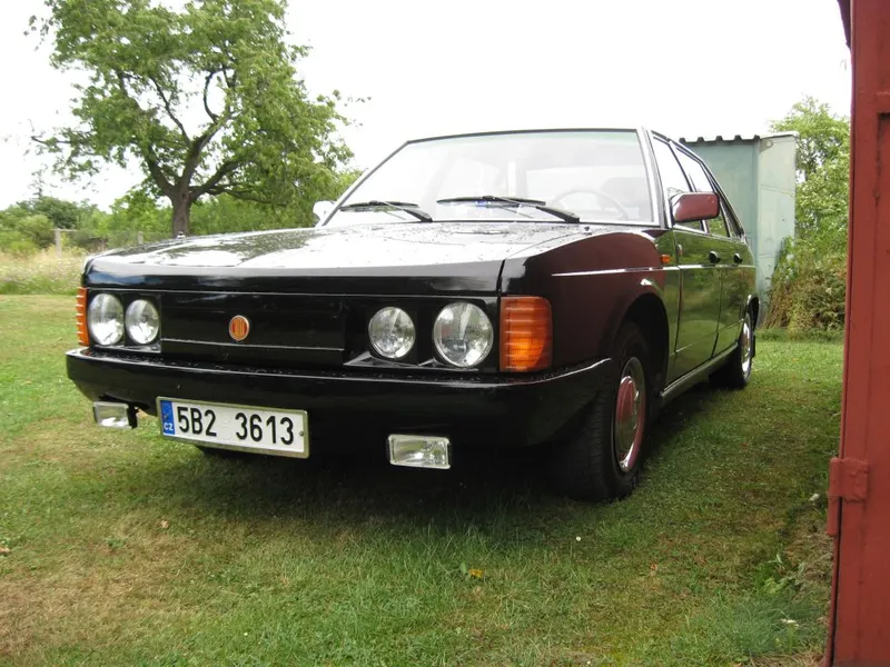 Tatra 613-3 photo - 5