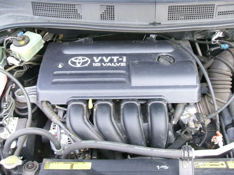 Toyota engine photo - 1