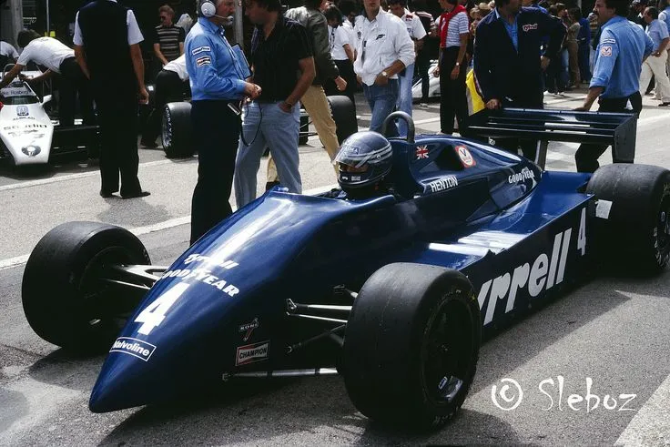 Tyrrell 011 photo - 9