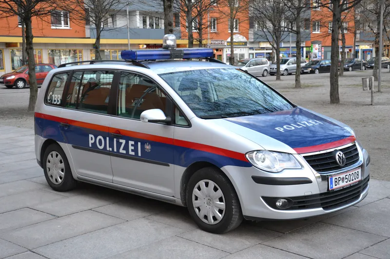 Volkswagen polizei photo - 6