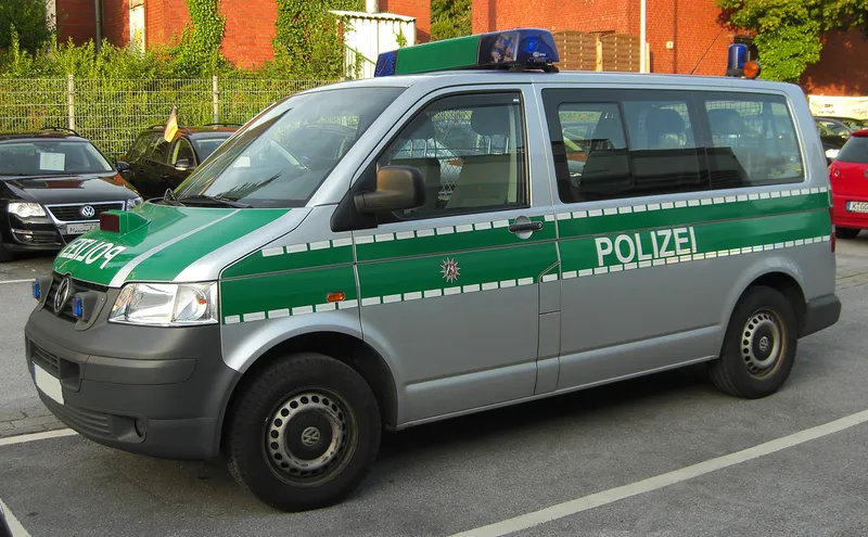 Volkswagen polizei photo - 7