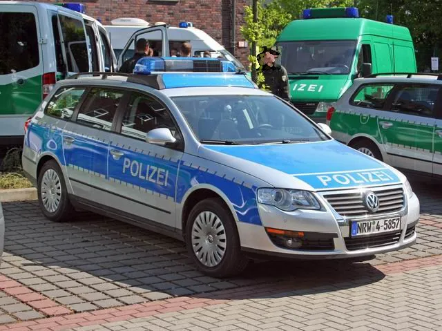 Volkswagen polizei photo - 9