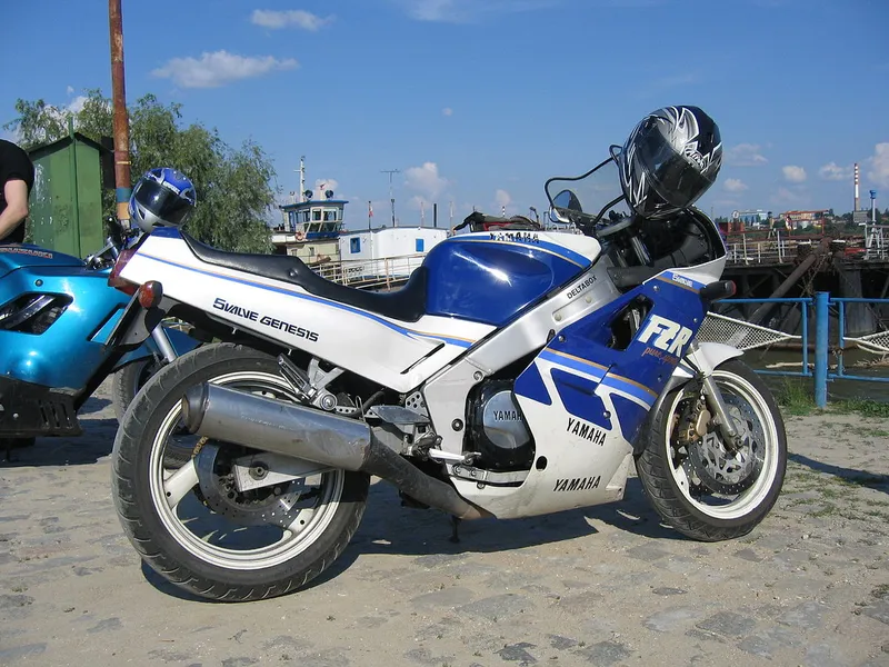 Yamaha 1000 photo - 1